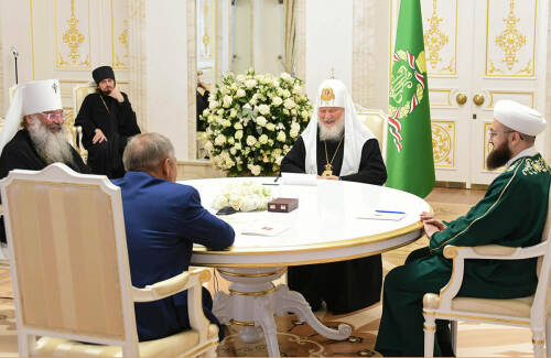 Под покровом Богородицы мирно живут и православные, и мусульмане: день Патриарха в Казани