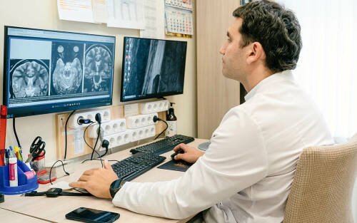 Используем его на 10%, а женский отличается от мужского: врач развеял мифы о работе мозга