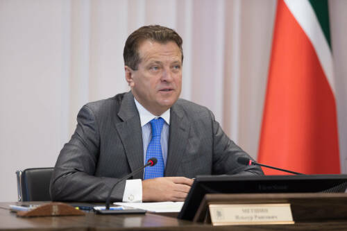 «У нас из авто летели бычки, спички, банки»: Метшин об изменениях на дорогах в Казани