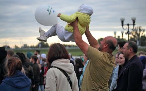 В Госдуме предложили давать отцам дополнительный отпуск при рождении ребенка