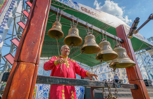 «Лето в Татарстане»: День ВДВ, фестиваль колокольного звона и джаз на пляже