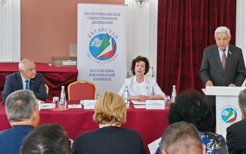 «Везде он свой»: активисты «ТНВ» рассказали, почему в Татарстане доверяют Минниханову