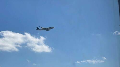 Видео: В небе над Казанью заметили пролетающий самолет Ту-214