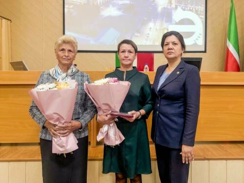 Гюзель Хабутдинова вручила государственные награды семьям военнослужащих СВО