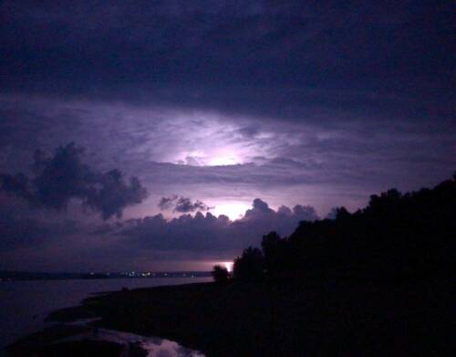 Синоптики Татарстана предупреждают о грозах и ночных сильных дождях