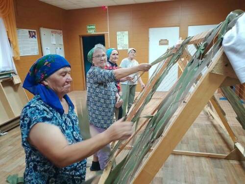 Чтобы вернулись с Победой: женщины Новошешминского района помогают фронту