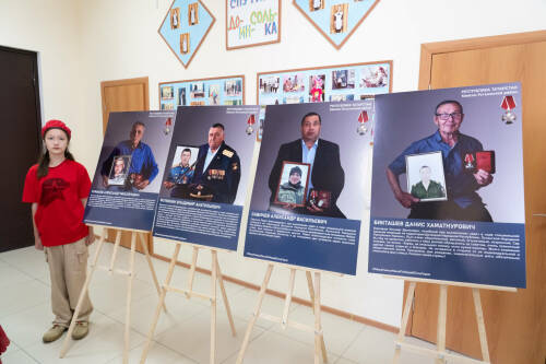 В Красновидово Камско-Устьинского района прошла выставка «7 историй»