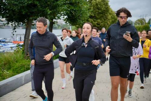 Для участников урбанистического форума провели беговую экскурсию по набережной Кабана