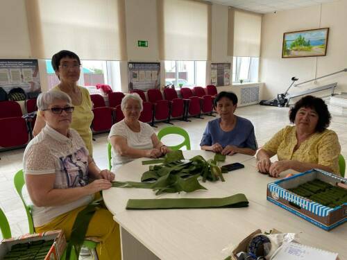 «Каждая сеть – это маленькая победа»: волонтеры Нурлата плетут защиту для бойцов