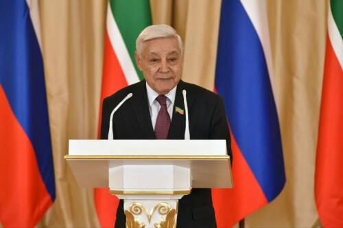 Мухаметшин: Флаг наряду с гербом и гимном является священным символом Отечества