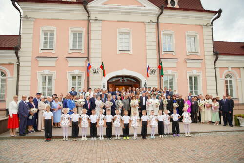 Рустам Минниханов: Семья – основа сильной страны, верности и любви к Родине