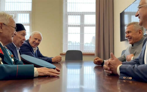 Ветераны Всемирного конгресса татар о Минниханове: «Везде успеваете!»