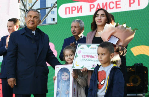 «Заезжай и живи»: Минниханов запустил программу соципотеки для семей участников СВО