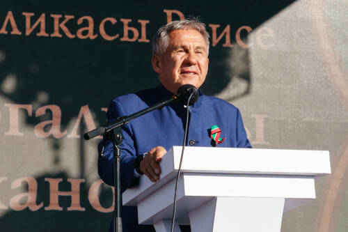 Раис Татарстана посетил общегородской Мавлид в Казани