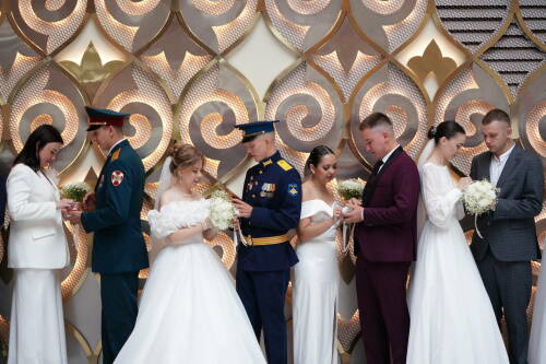 В День Республики Татарстан свой брак заключили одновременно 45 пар в Казани