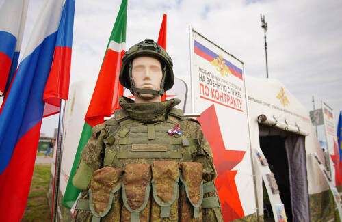 На празднике в честь Дня РТ открылся мобильный пункт отбора на военную службу