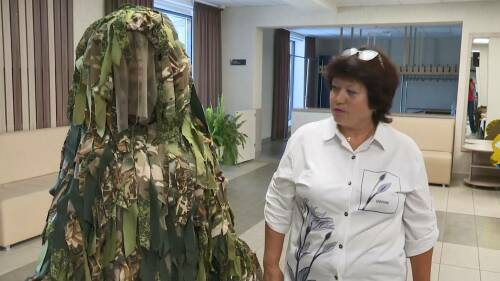 «Реально спасают жизни»: в Камских Полянах шьют маскировочные костюмы для СВО