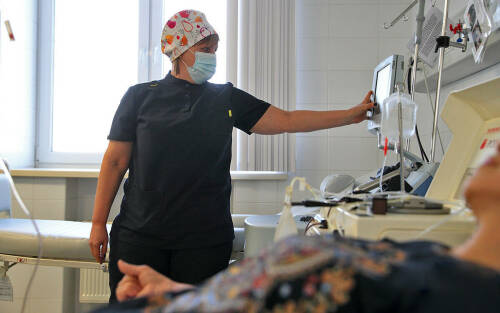 «К раку может привести даже обычная простуда»: что такое лимфома и как ее лечат