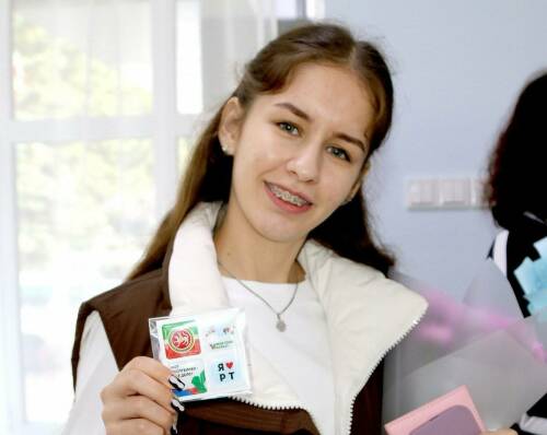 «Горжусь!»: дочь бойца впервые проголосовала в Актаныше на участке, названном в его честь