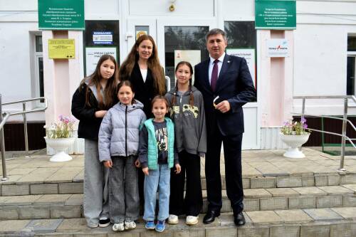 «Сегодня важный день для республики»: глава Бавлинского района проголосовал с семьей