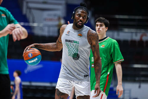 УНИКС обыграл «Автодор» на Кубке 30-летия «Урал-Грейту»