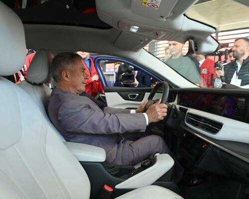 Минниханов в Стамбуле посетил Фестиваль авиации, космонавтики и технологий «Технофест»