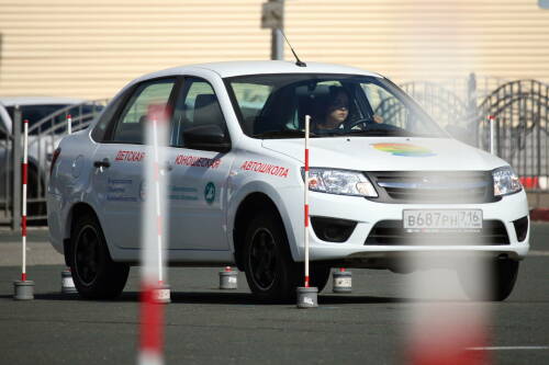 Автошколы смогут дистанционно преподавать часть теории