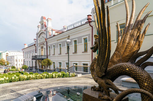 В Казани сквер с фигурой казанского дракона переименовали в переулок Зилант