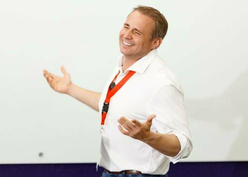 «Охота за единорогами» - Business StandUp тур от Оскара Хартманна