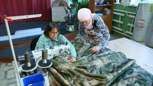 «Мы – частица нашей победы»: нижнекамцы наладили производство антидроновых одеял