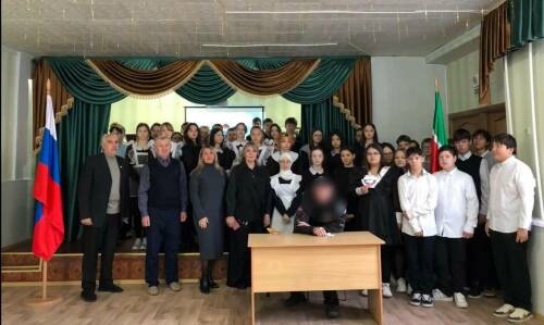 В Альметьевске прошел Урок мужества с бойцом СВО, посвященный Дню воссоединения