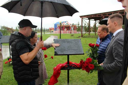 «В память о подвиге»: в Новошешминске открыли мемориальную доску герою СВО