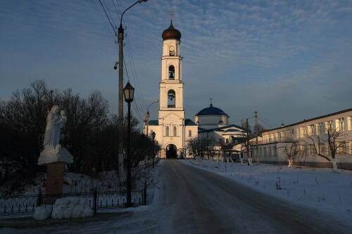 У Раифского монастыря установят дорожные знаки о запрете остановки