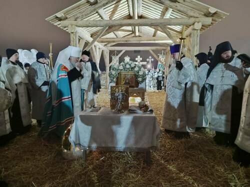 Митрополит Кирилл освятил воду у храма-памятника на Казанке в Крещенский сочельник