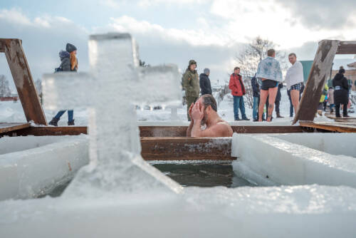 За дни Крещенских купаний в Татарстане более 42 тыс. человек окунулись в иордани
