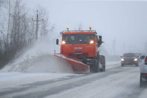 Региональные дороги Татарстана от снега очищают 340 единиц спецтехники