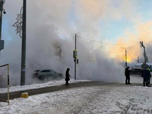 Казанцы делятся кадрами густого столба пара у Суконной Слободы