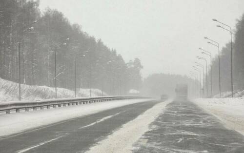 Минниханов призвал татарстанцев соблюдать бдительность на дорогах из-за метели