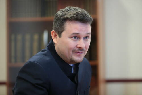 1 сентября прошлого года Рустем Галиуллин стал новым генеральным директором Татарского книжного издательства. Тогда же он обещал дать первое интервью в новой должности «Интертату» – но по прошествии 100 дней. Вашему вниманию – большой разговор о современной татарской книге.