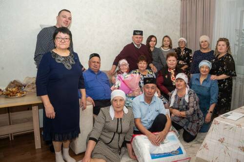 Более 50 внуков, правнуков и праправнуков: жительница Нижнекамска отметила столетие