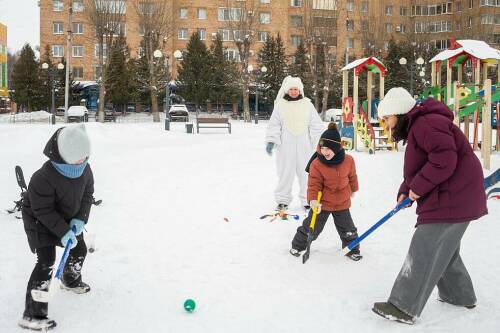 «Зима снежная пришла»: в парке Тукая в Нижнекамске прошел праздник для детей