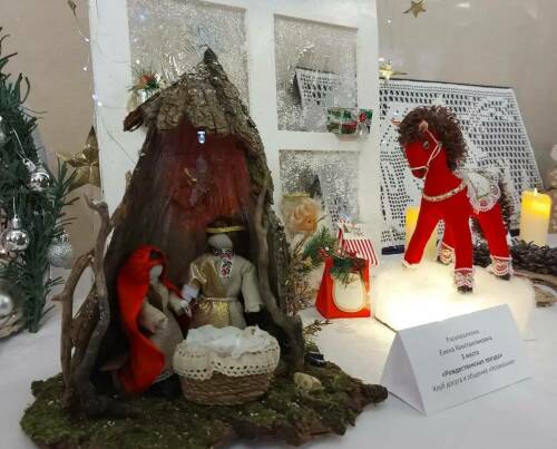 «35 лет под звездой Рождества»: в Нижнекамске открылась праздничная выставка и концерт