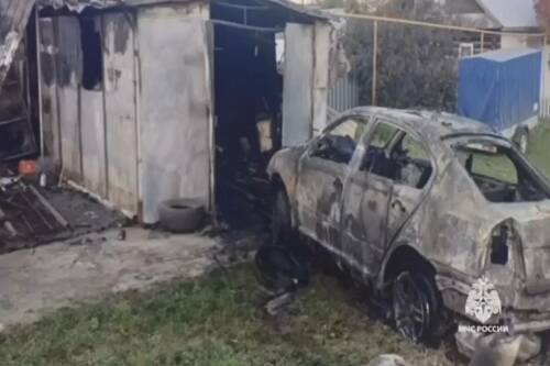 Татарстанец пытался потушить свой горящий автомобиль и получил ожоги