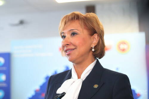С пациентками перинатального центра РКБ в Казани сегодня, в День беременных, встретилась министр труда, занятости и социальной защиты РТ Эльмира Зарипова