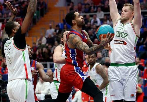 Практически идеальной выдал первую половину матча за лидерство в лиге УНИКС против ЦСКА, и такую же, но с обратным знаком, – вторую. Казанцы не нашли, что ответить на повышенную агрессию армейцев в своем усеченном составе, а противоядие против магии Тримбла не удалось найти и за три года. Почему УНИКС отдал «свой» матч – в материале «ТИ-Спорта».