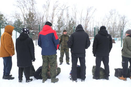 Подписавшие контракт с Минобороны РФ отправились из Казани на обучение в военные части