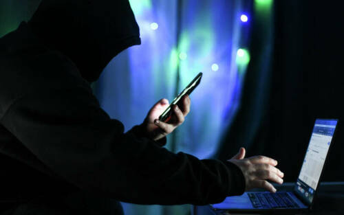 «Отдала мошенникам 10 млн из выплат после гибели брата»: как крадут деньги участников СВО