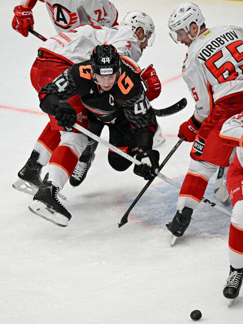 Защитник «Авангарда» Дамир Шарипзянов побил свой же рекорд по очкам за одну регулярку