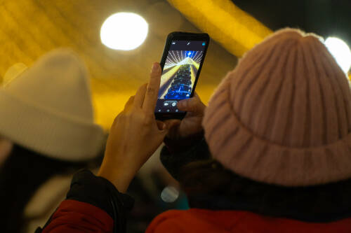 Аналитик прокомментировал планы предустановки отечественного ИИ на смартфоны