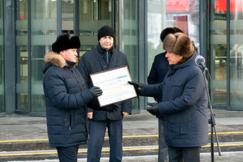 Рустам Минниханов вручил ветеринарам РТ ключи от 10 автосамосвалов для сбора биоотходов